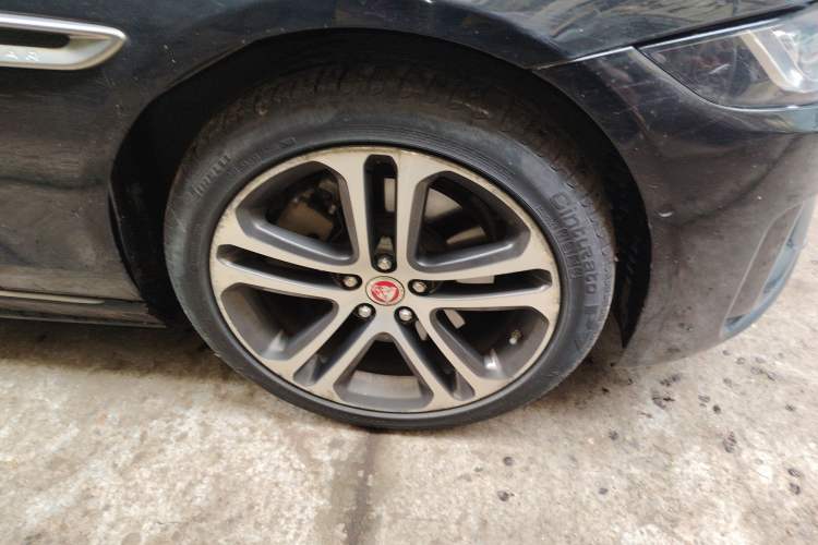 Used Jaguar XEL 2020 2.0T 200 PS R-DYNAMIC S Advanced Sport Edition Right Front Wheel Hub