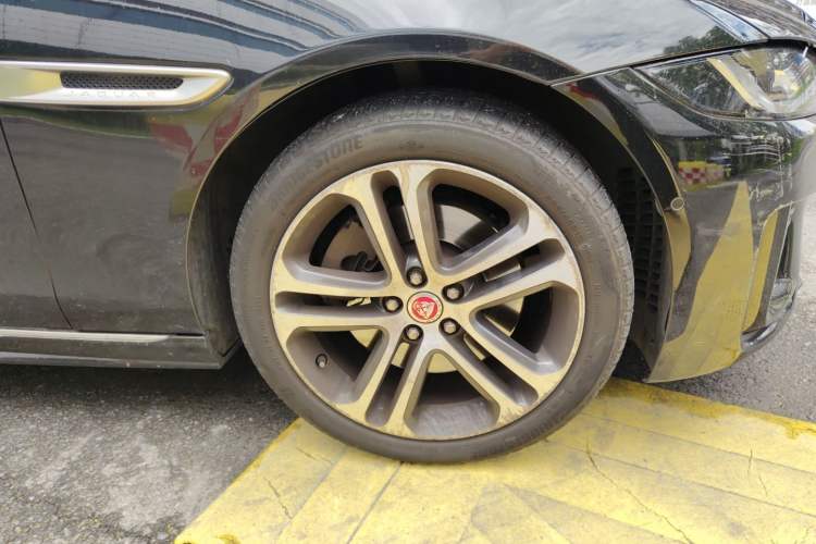 Used Jaguar XEL 2020 2.0T 200 PS R-DYNAMIC S Advanced Sport Edition Right Front Wheel Hub