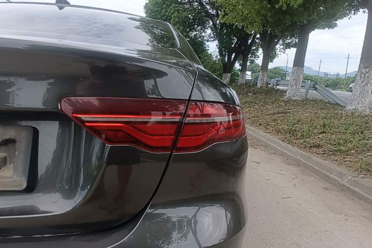 Used Jaguar XEL 2020 2.0T 200 PS R-DYNAMIC S Advanced Sport Edition Right Rear Taillight
