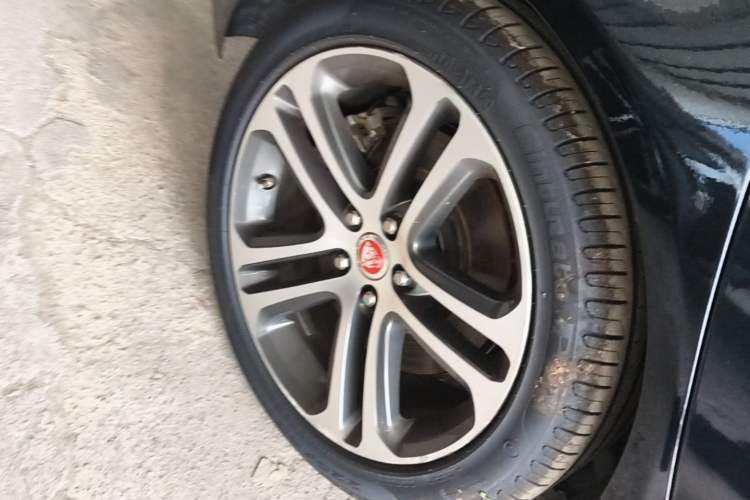 Used Jaguar XEL 2020 2.0T 200 PS R-DYNAMIC S Advanced Sport Edition Right Rear Wheel Hub