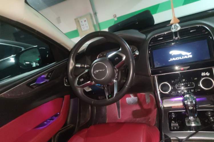 Used Jaguar XEL 2020 2.0T 200 PS R-DYNAMIC S Advanced Sport Edition Steering Wheel