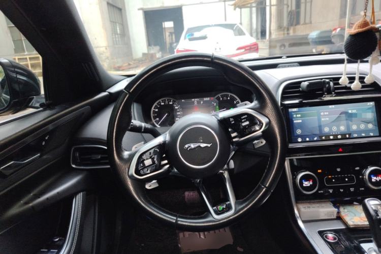 Used Jaguar XEL 2020 2.0T 200 PS R-DYNAMIC S Advanced Sport Edition Steering Wheel