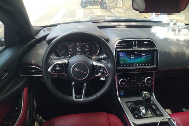 Used Jaguar XEL 2020 2.0T 200 PS R-DYNAMIC S Advanced Sport Edition Steering Wheel