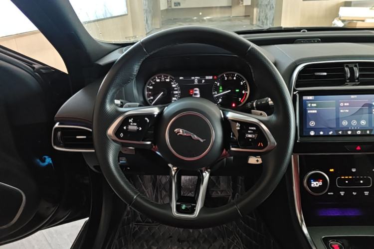 Used Jaguar XEL 2020 2.0T 200 PS R-DYNAMIC S Advanced Sport Edition Steering Wheel