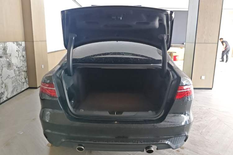 Used Jaguar XEL 2020 2.0T 200 PS R-DYNAMIC S Advanced Sport Edition Trunk