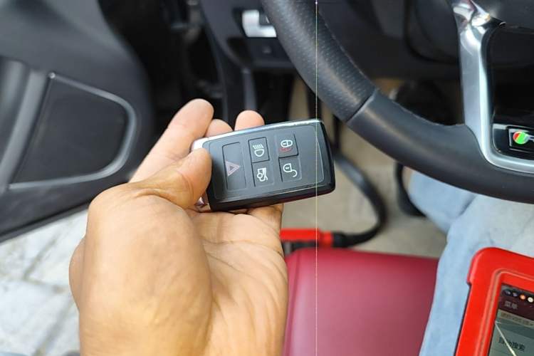 Used Jaguar XEL 2020 2.0T 200 PS R-DYNAMIC S Advanced Sport Edition Vehicle Key