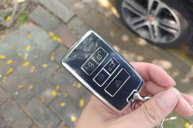 Used Jaguar XEL 2020 2.0T 200 PS R-DYNAMIC S Advanced Sport Edition Vehicle Key