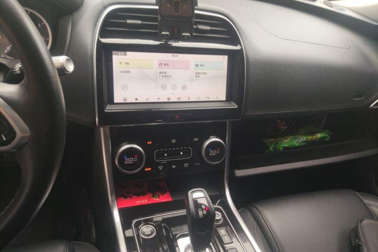 Used Jaguar XEL 2020 2.0T 200 PS S Advanced Elegance Edition Audio And AC Panel