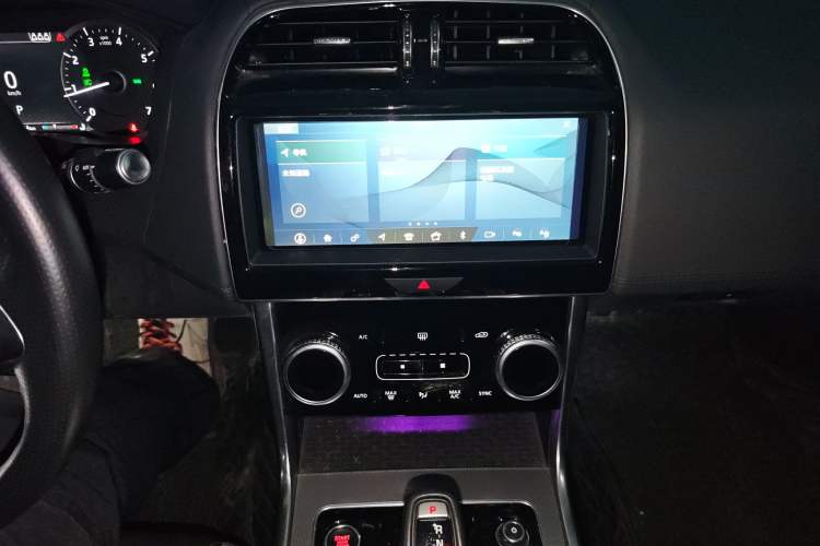 Used Jaguar XEL 2020 2.0T 200 PS R-DYNAMIC S Advanced Sport Edition Audio And AC Panel
