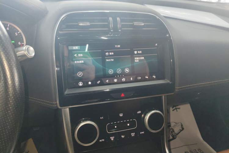 Used Jaguar XEL 2020 2.0T 200 PS R-DYNAMIC S Advanced Sport Edition Audio And AC Panel