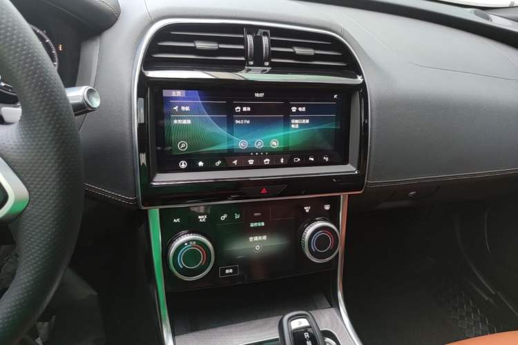 Used Jaguar XEL 2020 2.0T 200 PS R-DYNAMIC S Advanced Sport Edition Audio And AC Panel