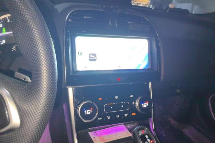 Used Jaguar XEL 2020 2.0T 200 PS R-DYNAMIC S Advanced Sport Edition Audio And AC Panel