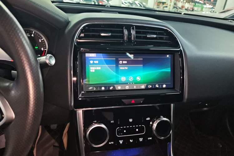 Used Jaguar XEL 2020 2.0T 200PS R-DYNAMIC Youth Sports Edition Audio And AC Panel