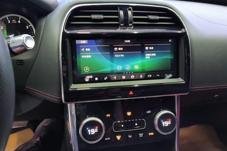 Used Jaguar XEL 2020 2.0T 200 PS R-DYNAMIC S Advanced Sport Edition Audio And AC Panel