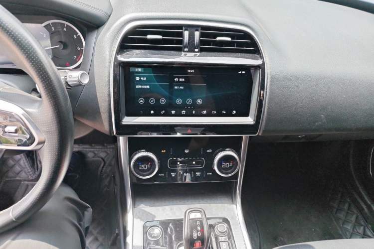 Used Jaguar XEL 2020 2.0T 200PS R-DYNAMIC Youth Sports Edition Audio And AC Panel