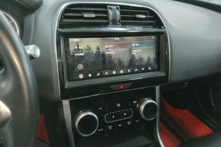 Used Jaguar XEL 2020 2.0T 200 PS S Advanced Elegance Edition Audio And AC Panel