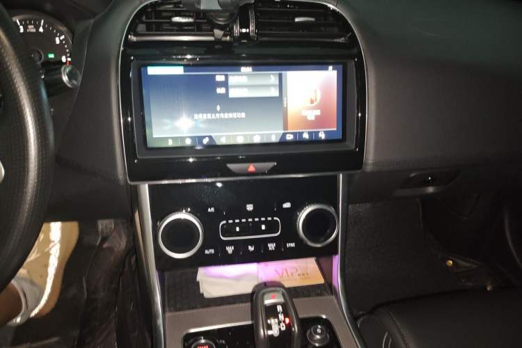 Used Jaguar XEL 2020 2.0T 200 PS R-DYNAMIC S Advanced Sport Edition Audio And AC Panel