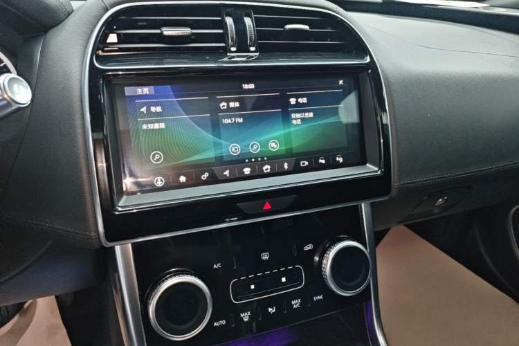 Used Jaguar XEL 2020 2.0T 200 PS R-DYNAMIC S Advanced Sport Edition Audio And AC Panel