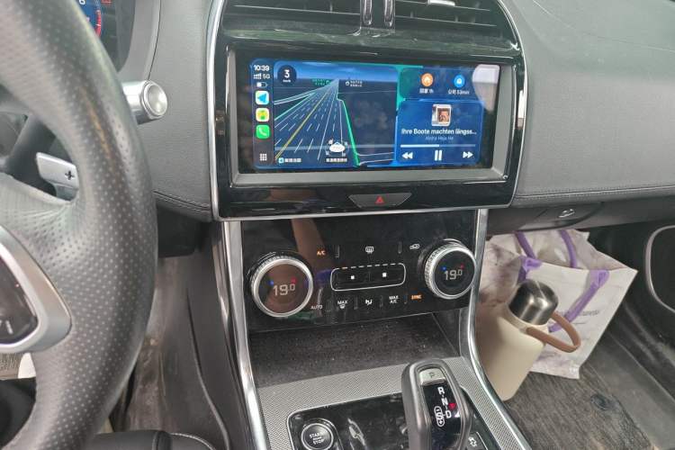Used Jaguar XEL 2020 2.0T 200 PS R-DYNAMIC S Advanced Sport Edition Audio And AC Panel