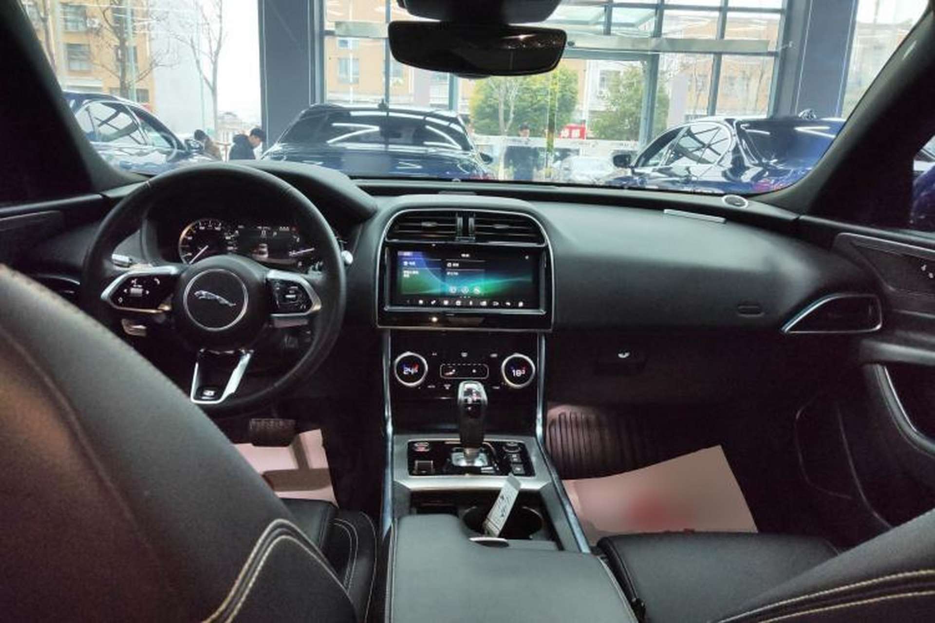Used Jaguar XEL 2020 2.0T 200PS R-DYNAMIC Youth Sports Edition Center Console