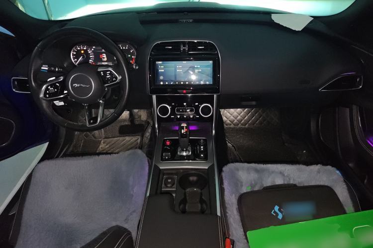 Used Jaguar XEL 2020 2.0T 200 PS R-DYNAMIC S Advanced Sport Edition Center Console