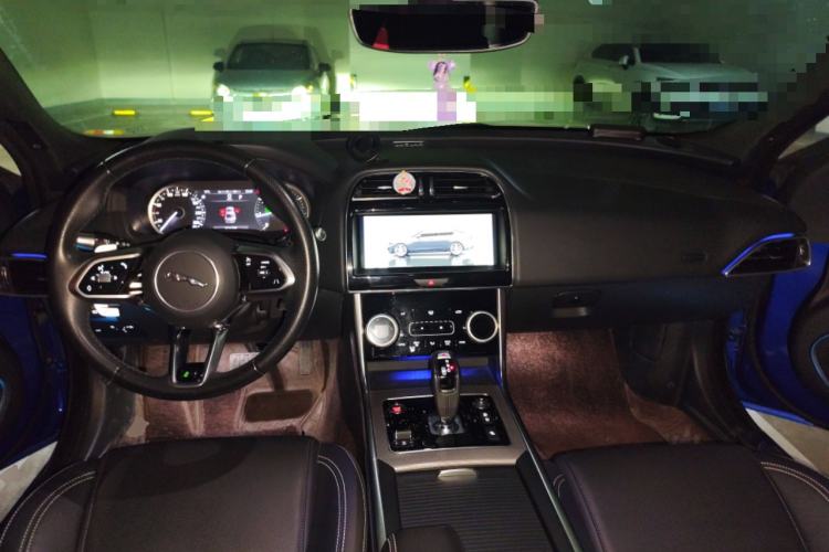 Used Jaguar XEL 2020 2.0T 200PS R-DYNAMIC Youth Sports Edition Center Console