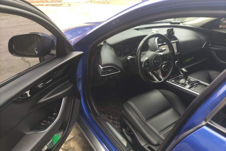 Used Jaguar XEL 2020 2.0T 200 PS S Advanced Elegance Edition Driver Seat