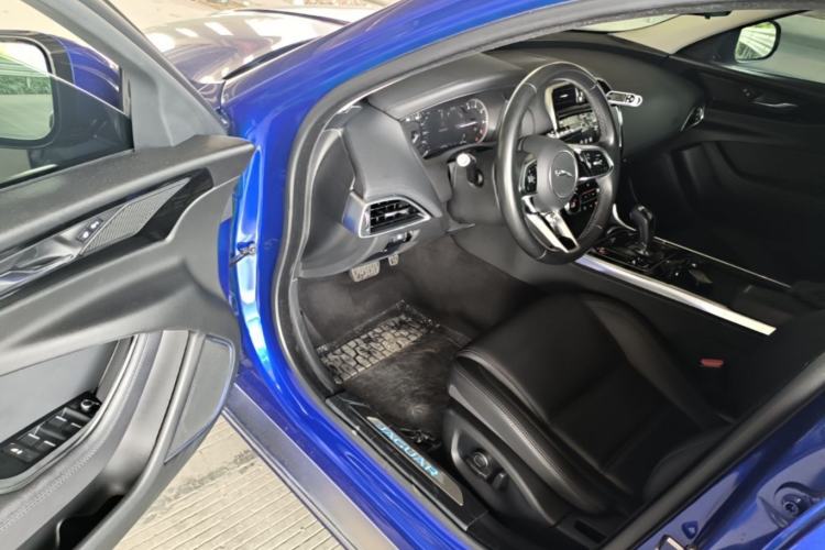 Used Jaguar XEL 2020 2.0T 200 PS S Advanced Elegance Edition Driver Seat