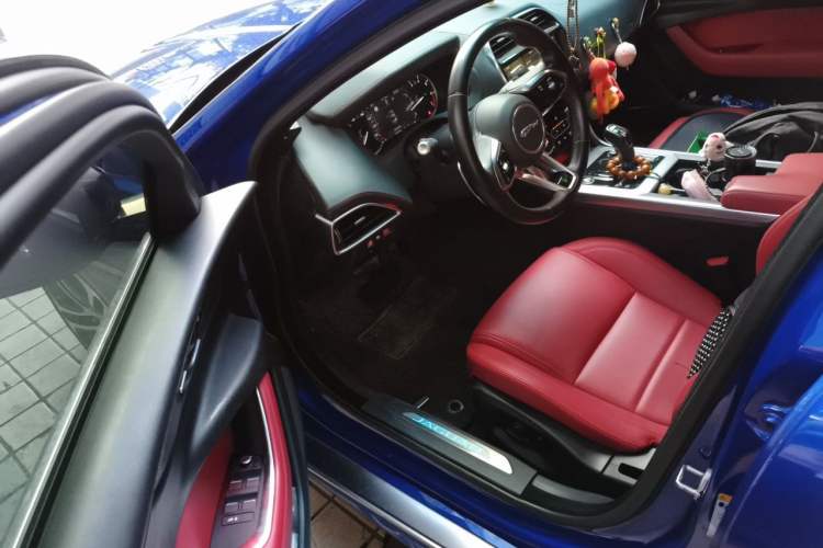 Used Jaguar XEL 2020 2.0T 200 PS R-DYNAMIC S Advanced Sport Edition Driver Seat