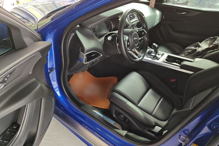 Used Jaguar XEL 2020 2.0T 200PS R-DYNAMIC Youth Sports Edition Driver Seat