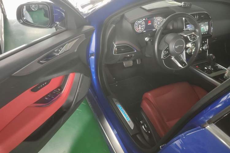 Used Jaguar XEL 2020 2.0T 250 PS R-DYNAMIC HSE Luxury Sport Edition Driver Seat