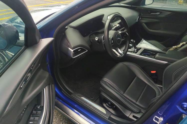 Used Jaguar XEL 2020 2.0T 200 PS R-DYNAMIC S Advanced Sport Edition Driver Seat
