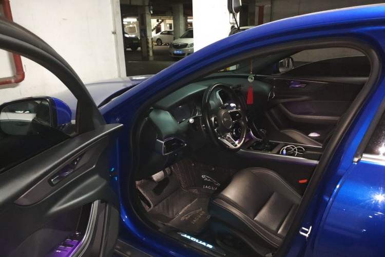 Used Jaguar XEL 2020 2.0T 200 PS R-DYNAMIC S Advanced Sport Edition Driver Seat