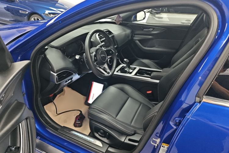 Used Jaguar XEL 2020 2.0T 200 PS R-DYNAMIC S Advanced Sport Edition Driver Seat