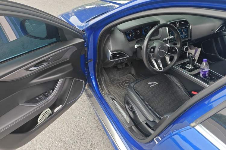 Used Jaguar XEL 2020 2.0T 200 PS R-DYNAMIC S Advanced Sport Edition Driver Seat