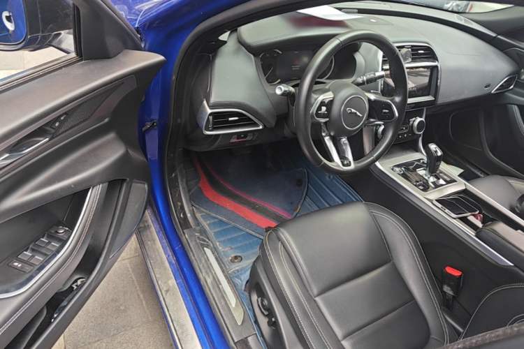 Used Jaguar XEL 2020 2.0T 200 PS R-DYNAMIC S Advanced Sport Edition Driver Seat