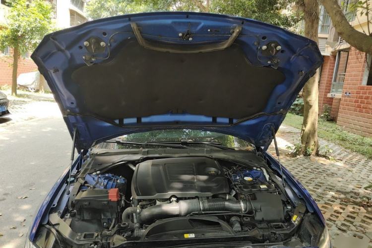 Used Jaguar XEL 2020 2.0T 200 PS S Advanced Elegance Edition Engine Bay