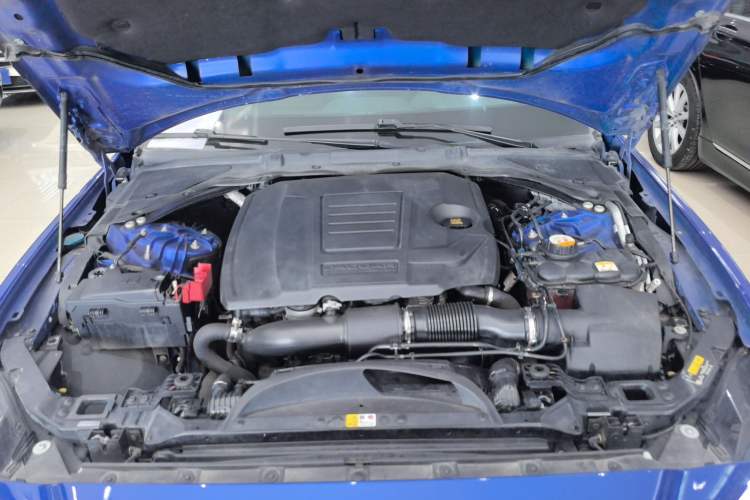 Used Jaguar XEL 2020 2.0T 200 PS S Advanced Elegance Edition Engine Bay