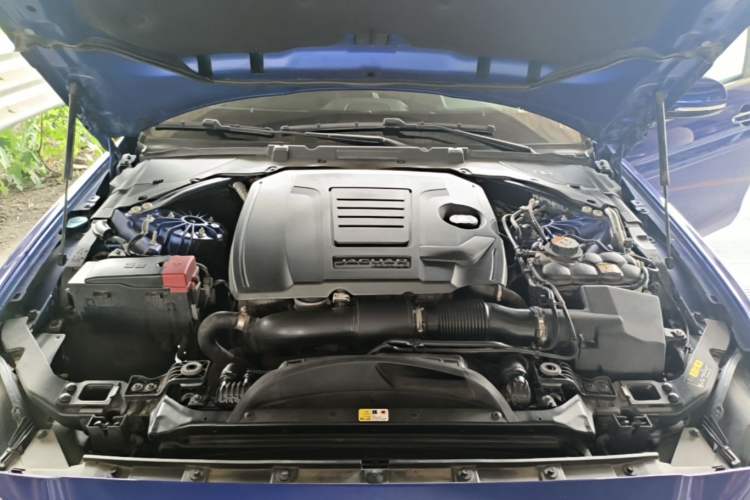 Used Jaguar XEL 2020 2.0T 200 PS S Advanced Elegance Edition Engine Bay