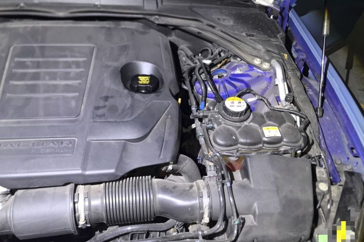 Used Jaguar XEL 2020 2.0T 200 PS R-DYNAMIC S Advanced Sport Edition Engine Bay Left