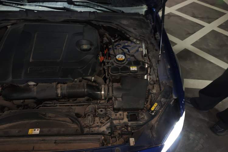 Used Jaguar XEL 2020 2.0T 200 PS R-DYNAMIC S Advanced Sport Edition Engine Bay Left