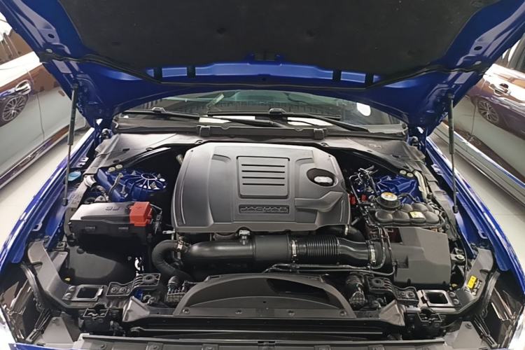 Used Jaguar XEL 2020 2.0T 200 PS S Advanced Elegance Edition Engine Bay