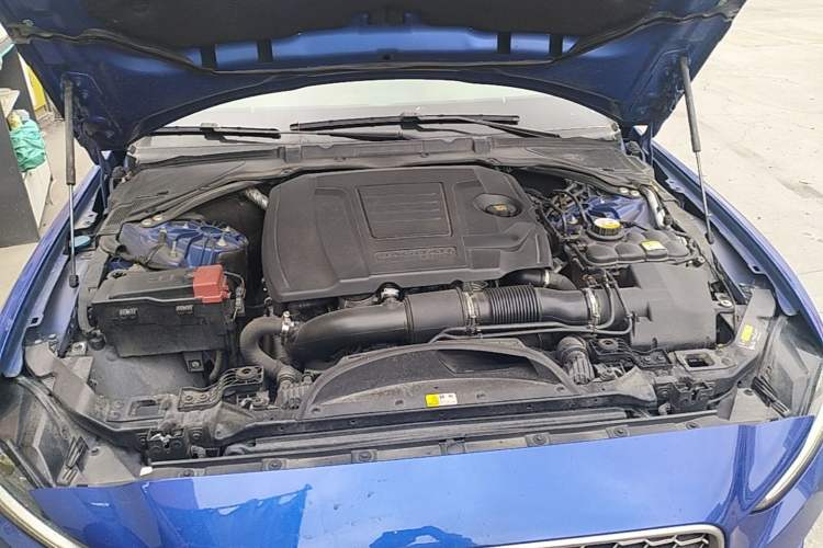 Used Jaguar XEL 2020 2.0T 200 PS S Advanced Elegance Edition Engine Bay