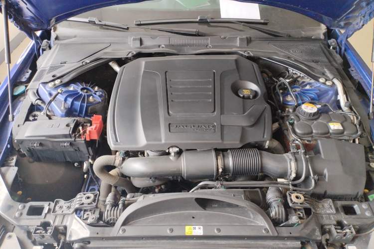 Used Jaguar XEL 2020 2.0T 250 PS SE Tech-Elegant Edition Engine Bay