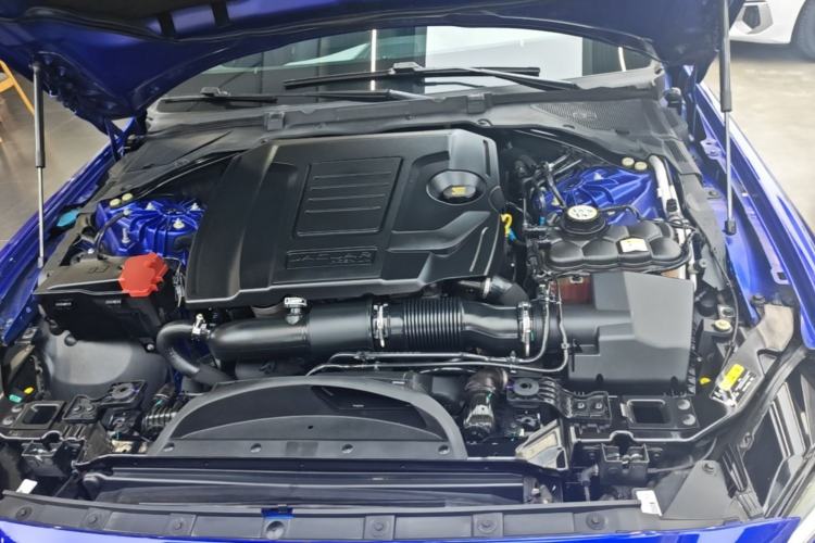 Used Jaguar XEL 2020 2.0T 200 PS S Advanced Elegance Edition Engine Bay