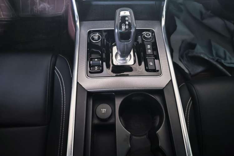Used Jaguar XEL 2020 2.0T 200 PS R-DYNAMIC S Advanced Sport Edition Gear Lever