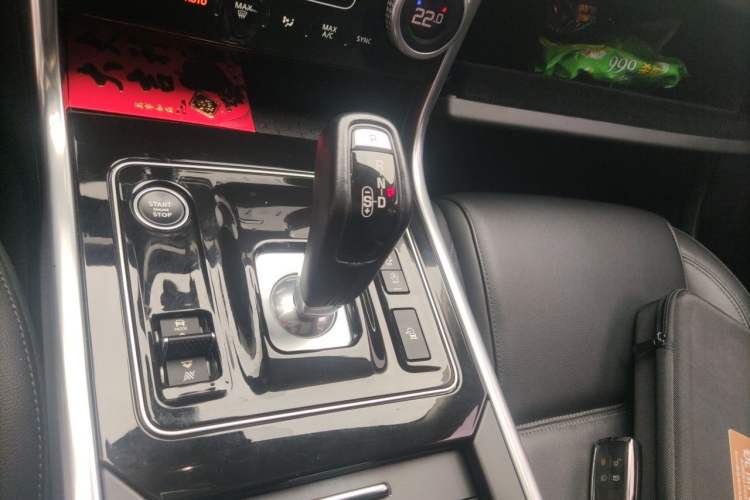 Used Jaguar XEL 2020 2.0T 200 PS S Advanced Elegance Edition Gear Lever
