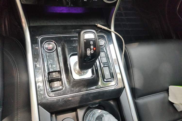 Used Jaguar XEL 2020 2.0T 200 PS S Advanced Elegance Edition Gear Lever