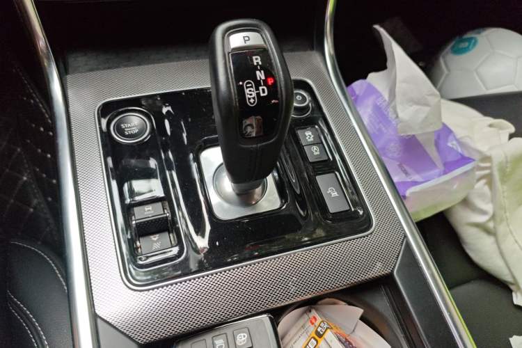 Used Jaguar XEL 2020 2.0T 200 PS R-DYNAMIC S Advanced Sport Edition Gear Lever