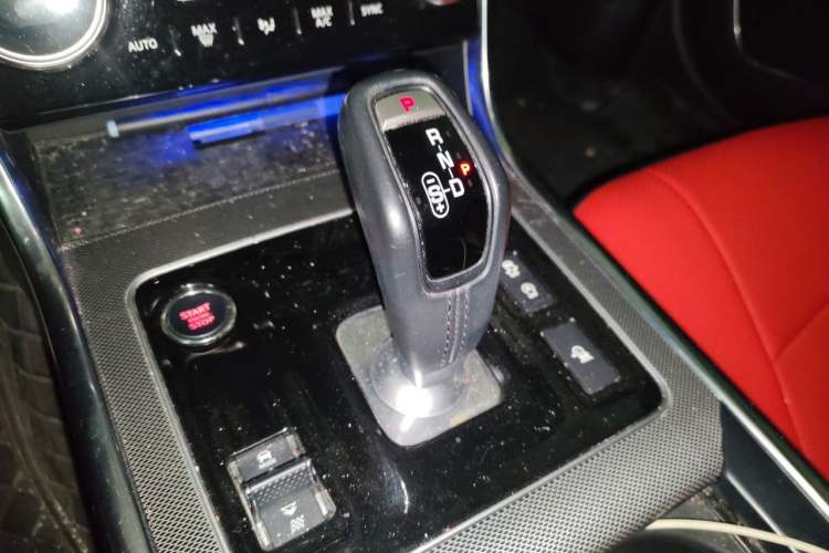 Used Jaguar XEL 2020 2.0T 200 PS R-DYNAMIC S Advanced Sport Edition Gear Lever